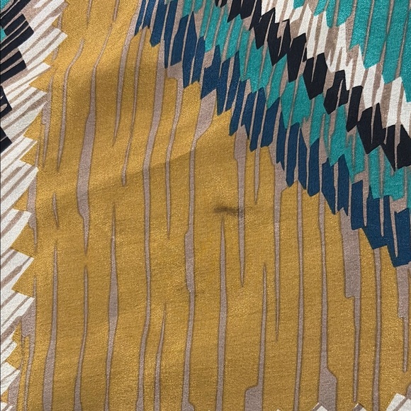 Geometric Pattern Silk Scarf - Picture 3 of 6